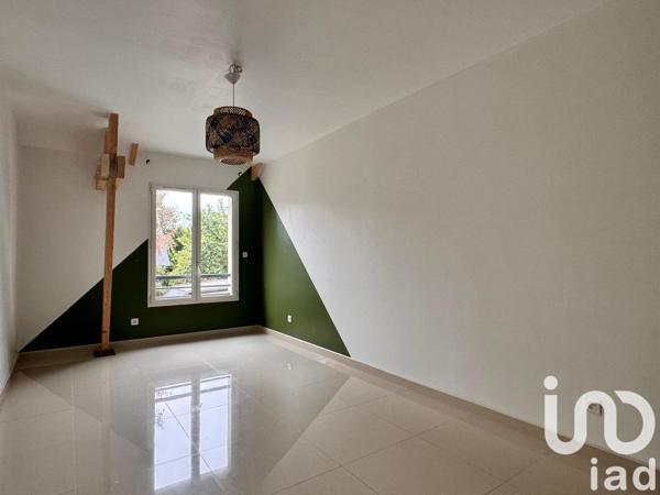 Maison traditionnelle 14 pièces de 307 m² à Limeil-Brévannes (94450)