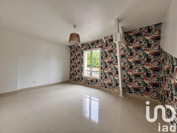 Maison traditionnelle 14 pièces de 307 m² à Limeil-Brévannes (94450)