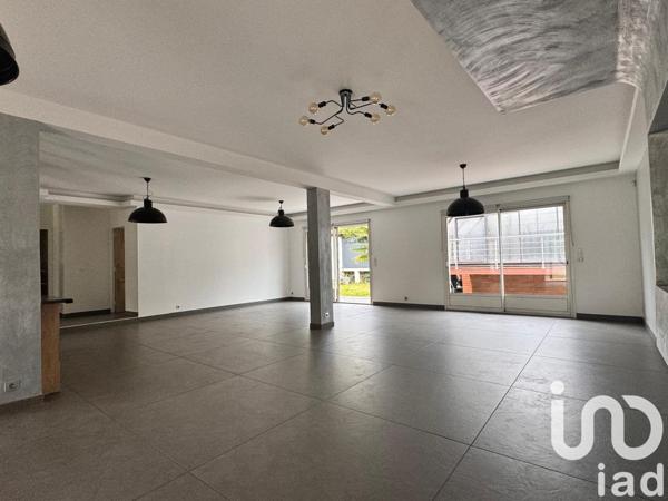 Maison traditionnelle 14 pièces de 307 m² à Limeil-Brévannes (94450)