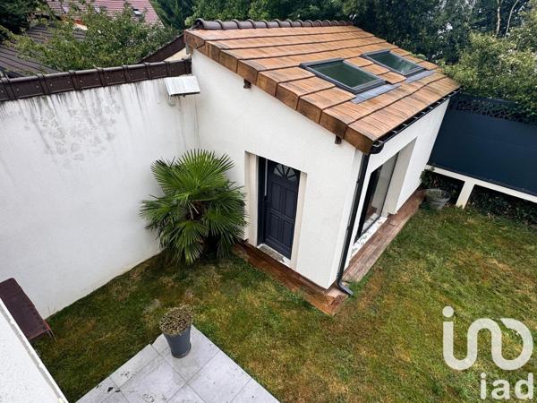 Maison traditionnelle 14 pièces de 307 m² à Limeil-Brévannes (94450)