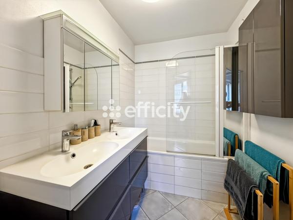 Appartement
         3 pièces
        - 65 m² Exclusivité 549 000 € *