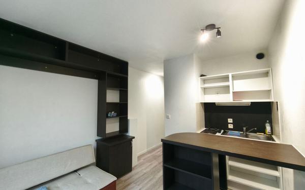 Appartement à vendre    2 pièces • 18 m2 Nîmes