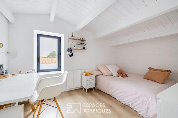 Ancien chai familial sublimé en une lumineuse maison d’architecte