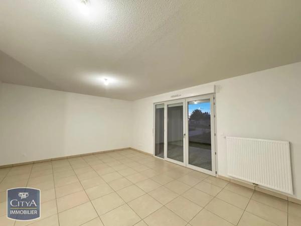 Appartement à louer 3 pièces 61.8m² Lons (64140)