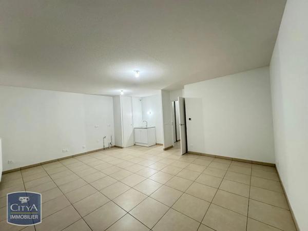 Appartement à louer 3 pièces 61.8m² Lons (64140)
