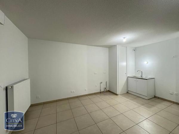Appartement à louer 3 pièces 61.8m² Lons (64140)