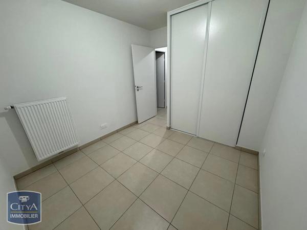 Appartement à louer 3 pièces 61.8m² Lons (64140)
