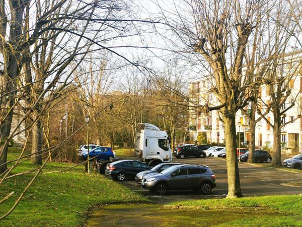 Dans le quartier très calme "des Jardins":