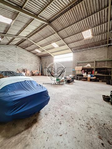 Cabannes (13440) CABANNES, centre village, entrepot de 200 m2 en zone constructible sur terrain de 785 m2