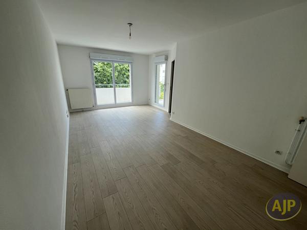 Appartement à louer Nantes : 3 pièces, 64m² avec 2 chambre(s) à 895€ - AJP Immobilier Saint-Sébastien-sur-Loire