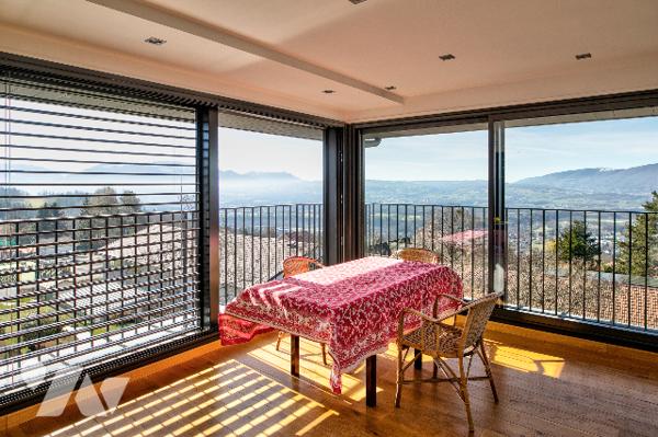 Villa Marianne – Élégance italienne et panorama d’exception à Lucinges