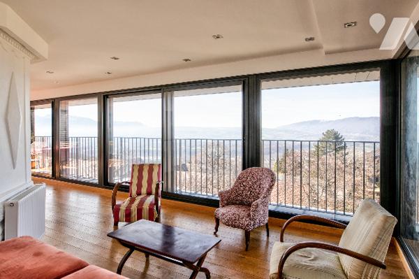 Villa Marianne – Élégance italienne et panorama d’exception à Lucinges