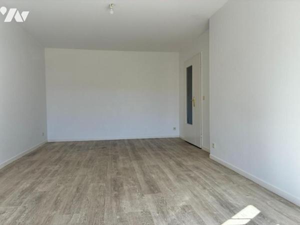 TRAPPES – À PROXIMITÉ IMMÉDIATE DE LA GARE – 3 PIÈCES AVEC BALCON ET DEUX BOX