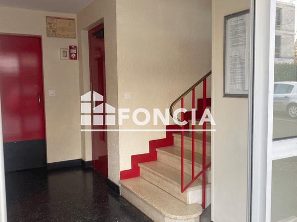 Location Studio 29.05 m² - SAINT MESMIN Saint Pryve Saint Mesmin 45750
