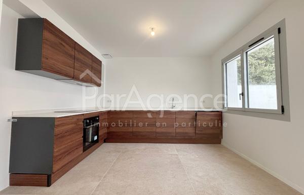 Maison rénovée avec piscine - 250 m Plage