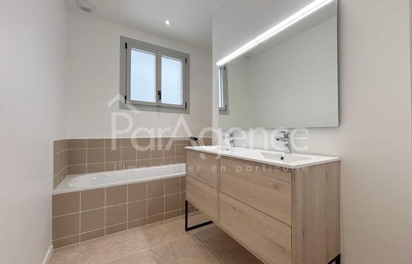 Maison rénovée avec piscine - 250 m Plage