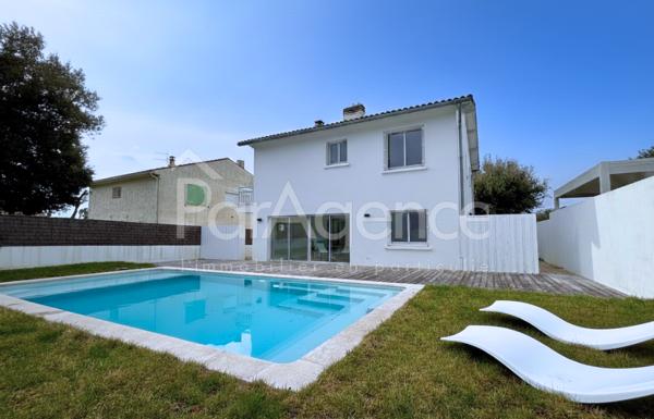 Maison rénovée avec piscine - 250 m Plage