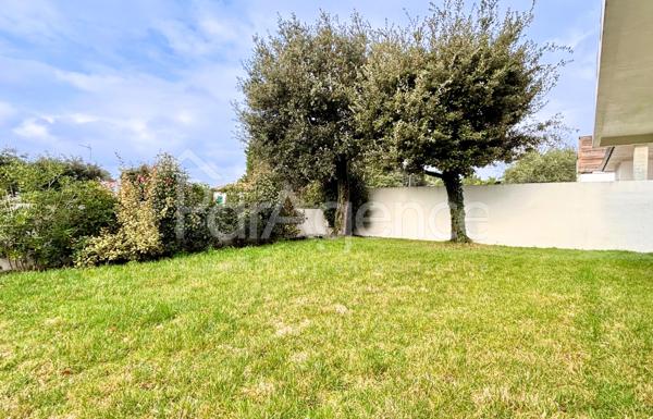 Maison rénovée avec piscine - 250 m Plage