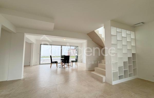 Maison rénovée avec piscine - 250 m Plage