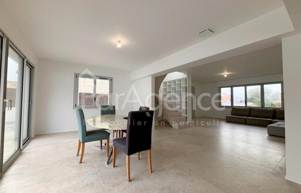 Maison rénovée avec piscine - 250 m Plage