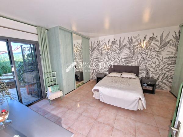 Maison 5 pièce(s) 4 chambre(s) 196 m²