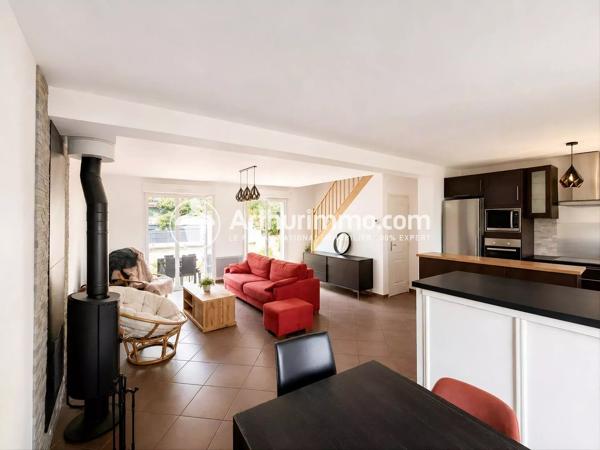 Location                                                      Maison
                        
                     5 pièces                      77 m2                     à Corbeil-Essonnes