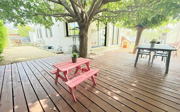 Maison à vendre    5 pièces •  Clarensac