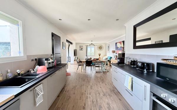 Maison à vendre    5 pièces •  Clarensac