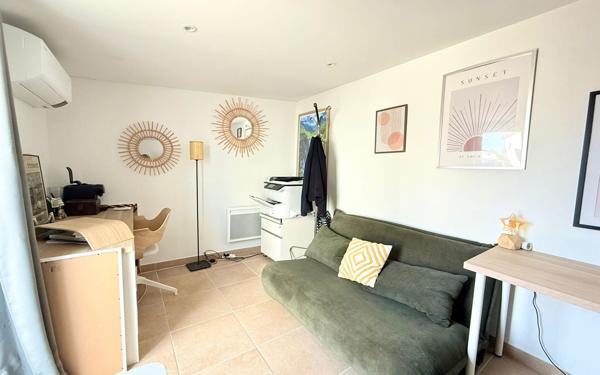 Maison à vendre    5 pièces •  Clarensac