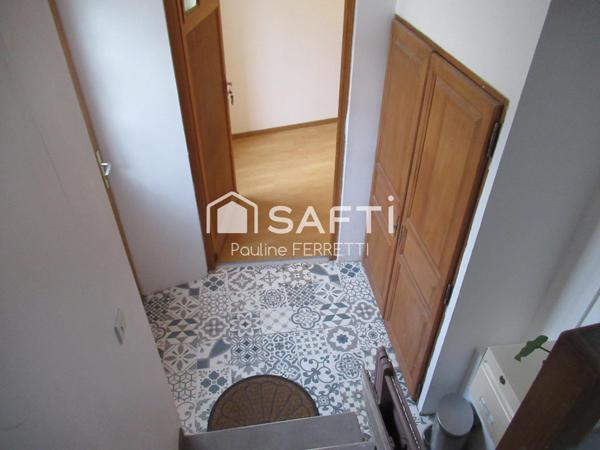 A saisir : 2 appartements (T3/T2) + garage de 100m2