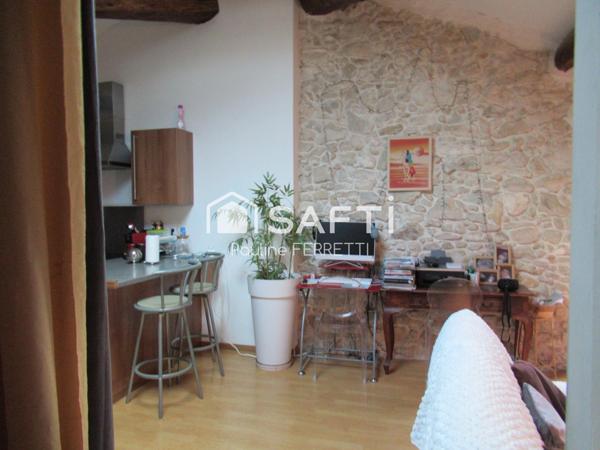 A saisir : 2 appartements (T3/T2) + garage de 100m2