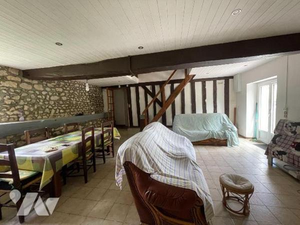 A ACHETER EN CAMPAGNE D'AUTHON DU PERCHE

Une ancienne grange réhabilitée en maison d'habitat...