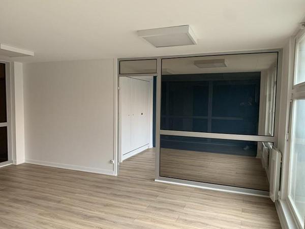 Bureau à Louer à VALENCIENNES 950 €