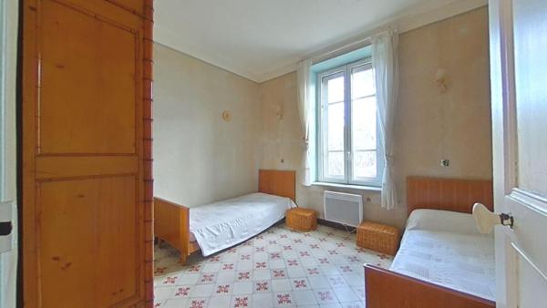 Propriété Ouveillan - 402 m² habitables - Piscine & dépendances