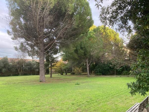 Propriété Ouveillan - 402 m² habitables - Piscine & dépendances