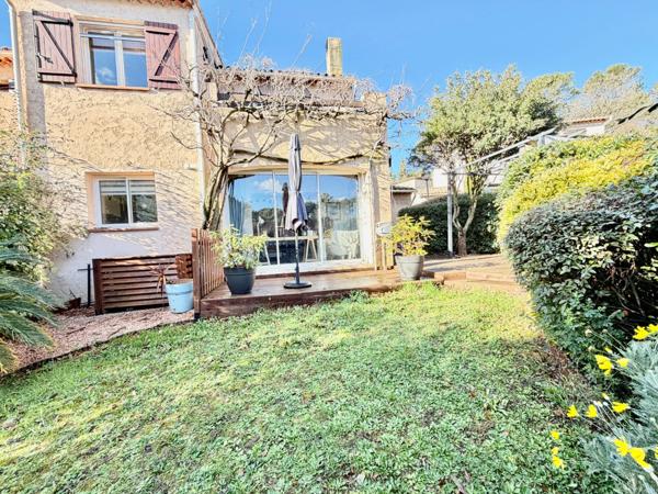 Valbonne – Villa rénovée 4P 98 m² – Résidence avec piscine – Garage