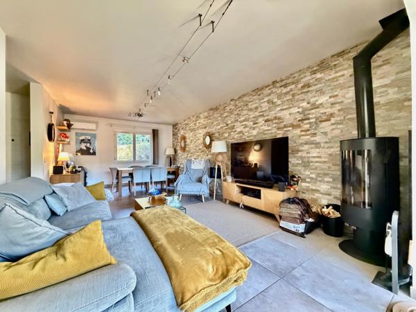 Valbonne – Villa rénovée 4P 98 m² – Résidence avec piscine – Garage