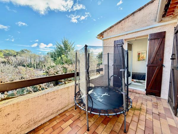 Valbonne – Villa rénovée 4P 98 m² – Résidence avec piscine – Garage