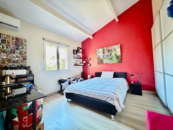 Valbonne – Villa rénovée 4P 98 m² – Résidence avec piscine – Garage