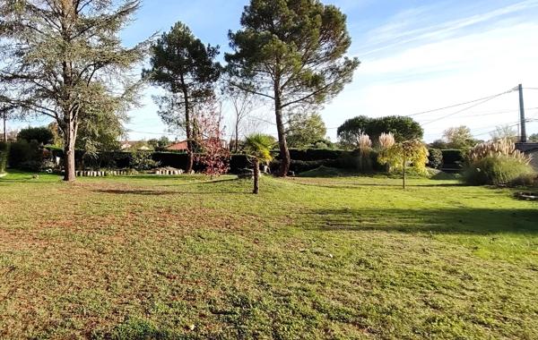 Rabastens: beau terrain de 880m2 constructible