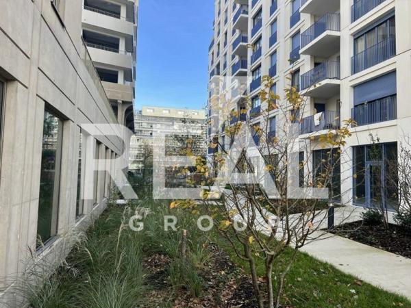 Local commercial de 159 m² à louer à Bordeaux