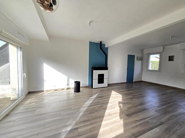 MAISON 110 m² – 2 CHAMBRES et 2 BUREAUX – ROMILLÉ CENTRE