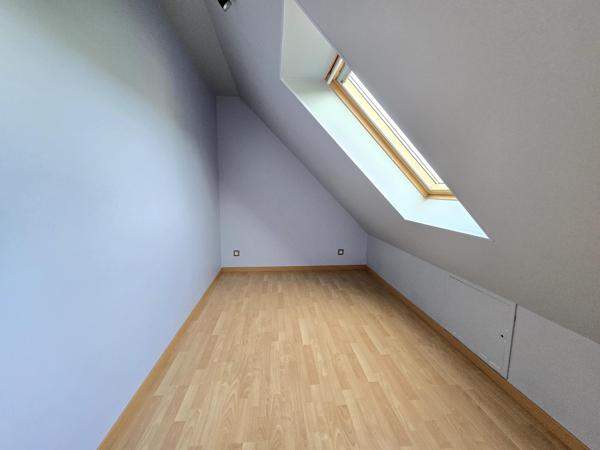 MAISON 110 m² – 2 CHAMBRES et 2 BUREAUX – ROMILLÉ CENTRE