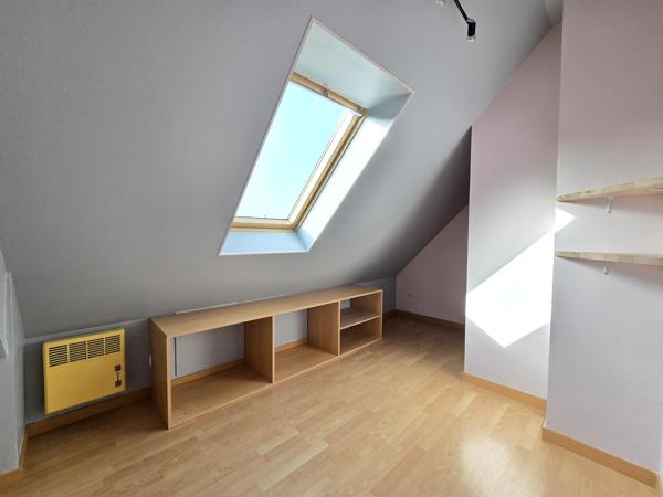 MAISON 110 m² – 2 CHAMBRES et 2 BUREAUX – ROMILLÉ CENTRE