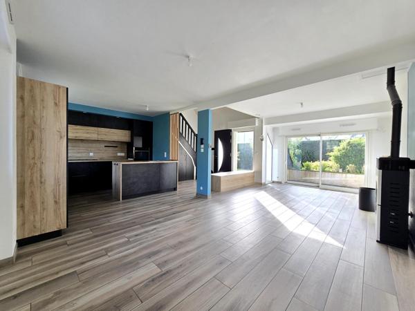 MAISON 110 m² – 2 CHAMBRES et 2 BUREAUX – ROMILLÉ CENTRE