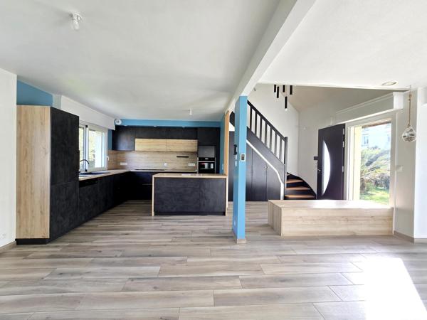 MAISON 110 m² – 2 CHAMBRES et 2 BUREAUX – ROMILLÉ CENTRE