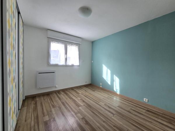 MAISON 110 m² – 2 CHAMBRES et 2 BUREAUX – ROMILLÉ CENTRE