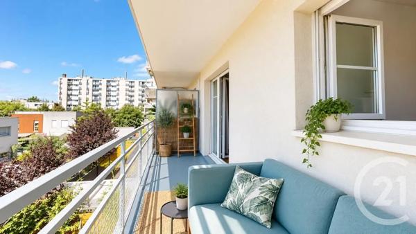 Appartement à vendre  4 pièces - 75,53 m 2   AUBERVILLIERS  - 93