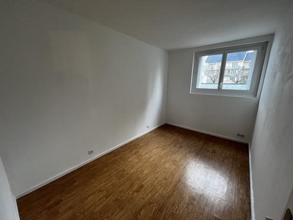 Appartement à vendre 138 320 € Saint-Cyr-sur-Loire 2 p 57 m² DPE E