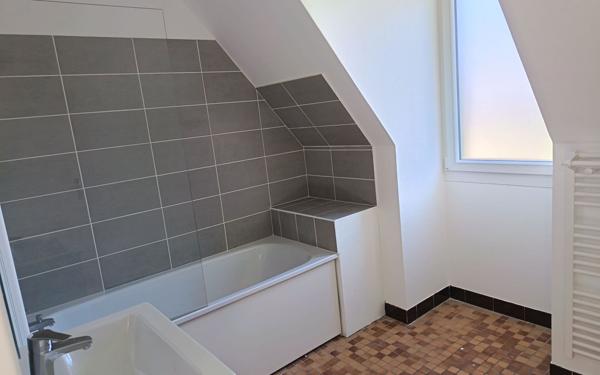 Maison à louer    6 pièces • 141 m2 Belleville-sur-Mer